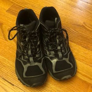 Merrell - Boys Waterproof shoes black/grey sz 3.5M